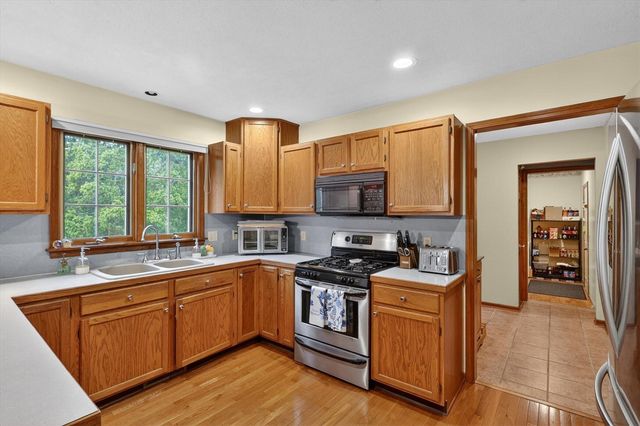 6325 Knoll Drive, Middleville, MI 49333