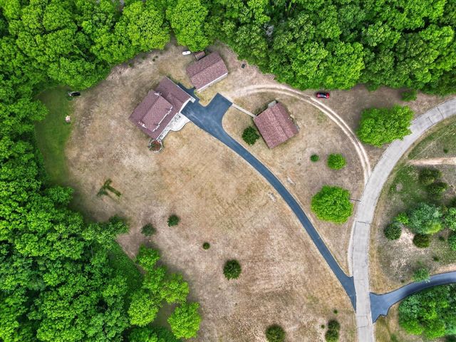 6325 Knoll Drive, Middleville, MI 49333