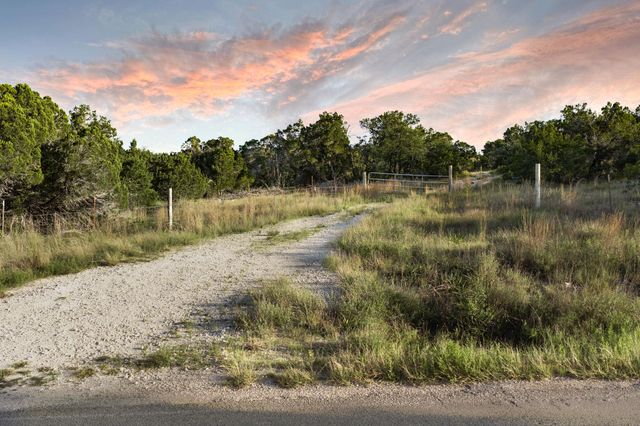 5601 W Fitzhugh RD, Dripping Springs, TX 78620