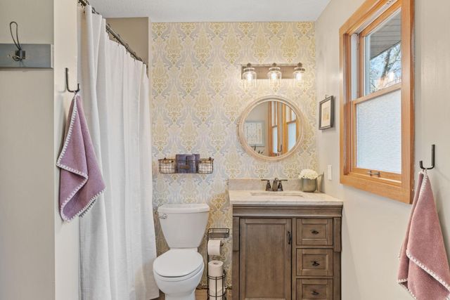 26215 Freeport Avenue, Wyoming, MN 55092