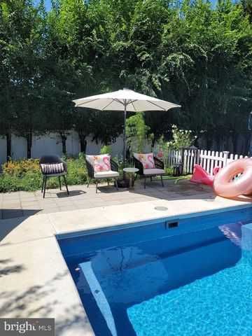 24 ESTATE RD, Lumberton, NJ 08048