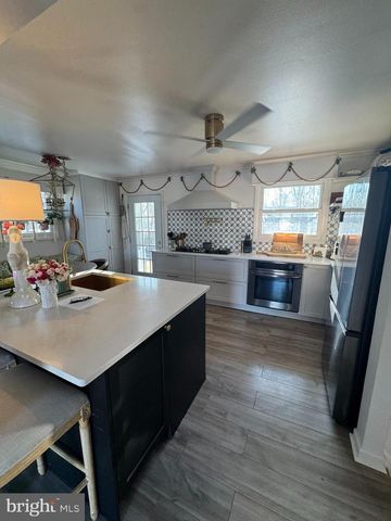 24 ESTATE RD, Lumberton, NJ 08048