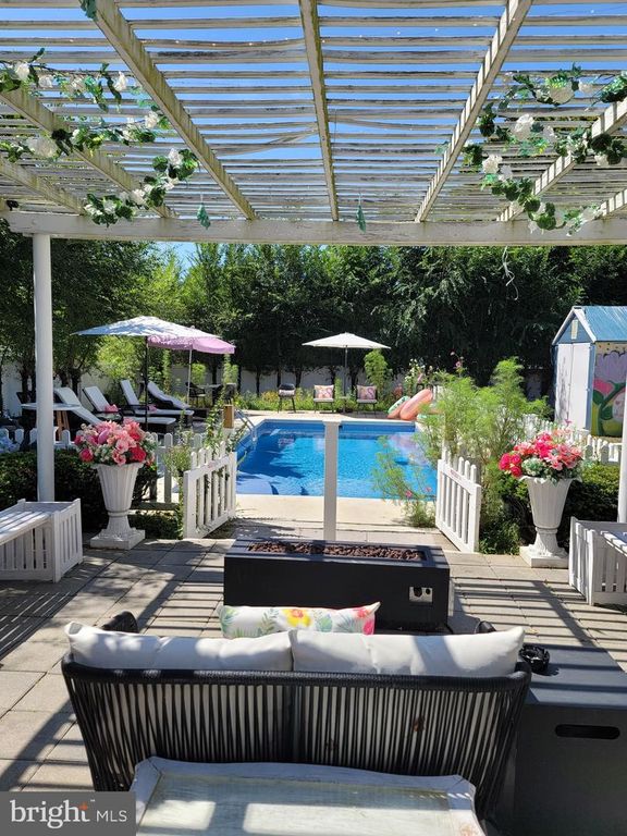 24 ESTATE RD, Lumberton, NJ 08048