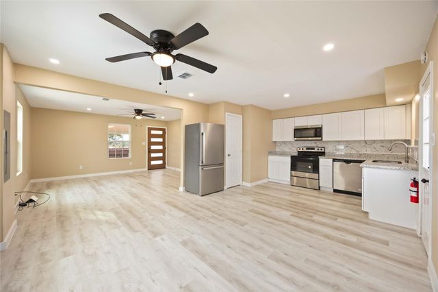 3001 Fm 360 Unit A Or B Road, Rosenberg, TX 77471