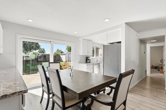 5730 Casa Grande Ave, Rocklin, CA 95677
