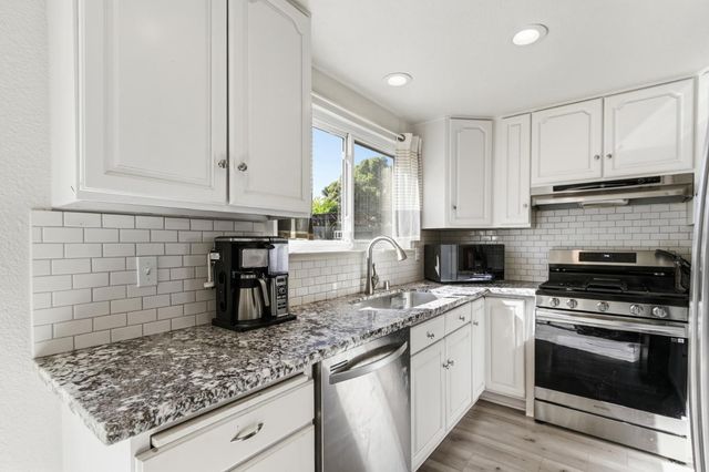 5730 Casa Grande Ave, Rocklin, CA 95677