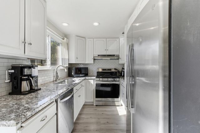 5730 Casa Grande Ave, Rocklin, CA 95677