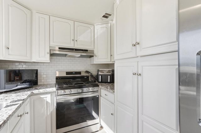 5730 Casa Grande Ave, Rocklin, CA 95677