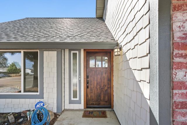 5730 Casa Grande Ave, Rocklin, CA 95677