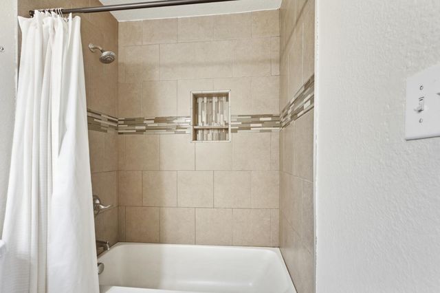 5730 Casa Grande Ave, Rocklin, CA 95677