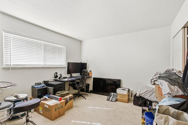 5730 Casa Grande Ave, Rocklin, CA 95677