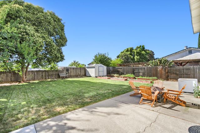 5730 Casa Grande Ave, Rocklin, CA 95677