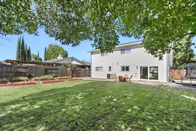 5730 Casa Grande Ave, Rocklin, CA 95677