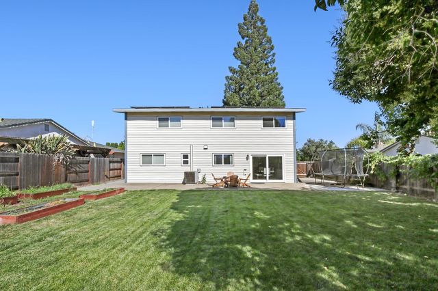 5730 Casa Grande Ave, Rocklin, CA 95677