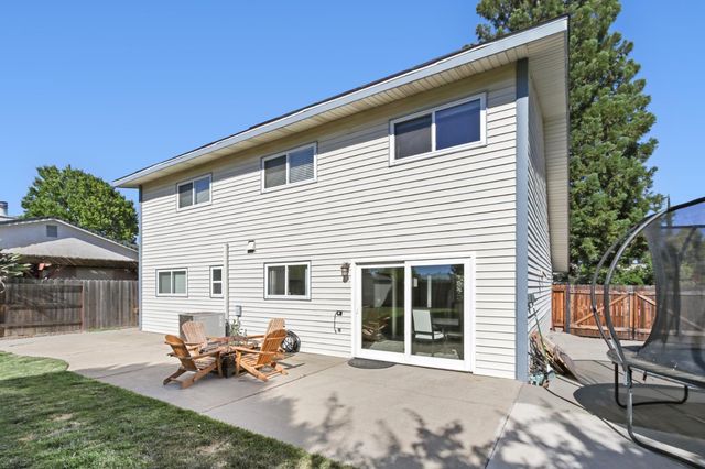 5730 Casa Grande Ave, Rocklin, CA 95677