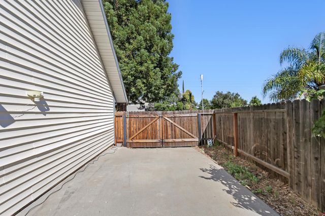 5730 Casa Grande Ave, Rocklin, CA 95677