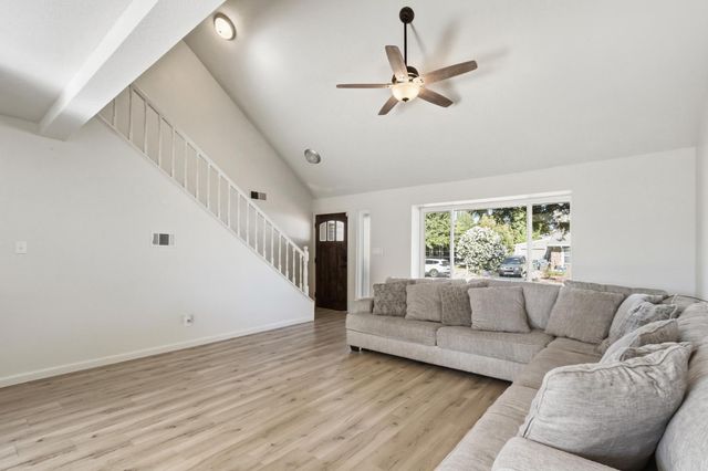 5730 Casa Grande Ave, Rocklin, CA 95677