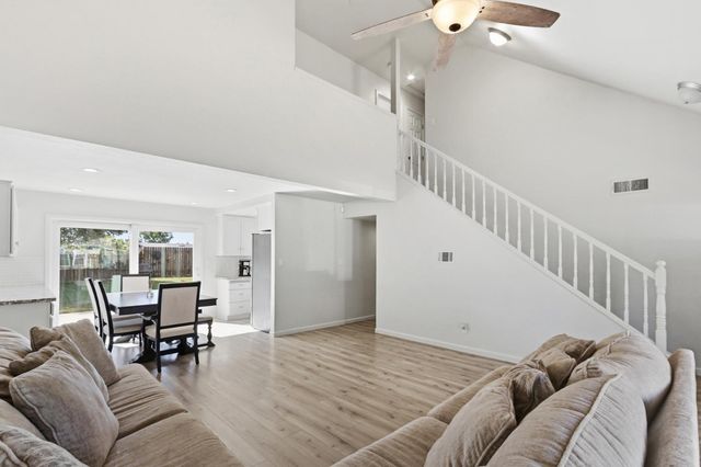 5730 Casa Grande Ave, Rocklin, CA 95677