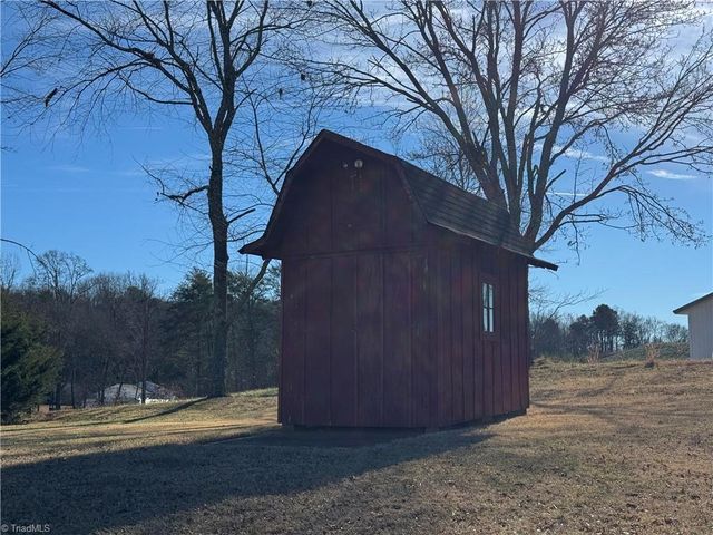 601 Meadowbrook Drive, King, NC 27021