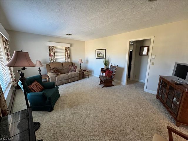 601 Meadowbrook Drive, King, NC 27021