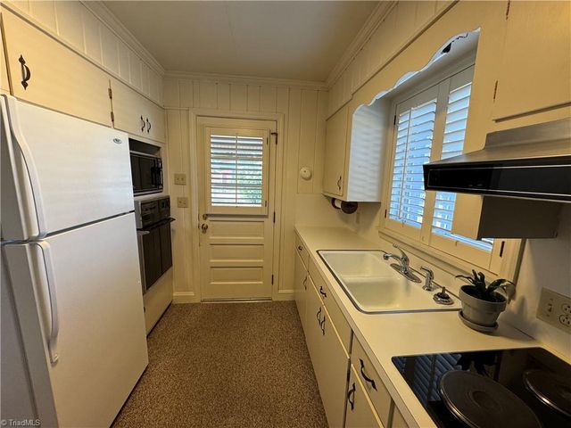 601 Meadowbrook Drive, King, NC 27021