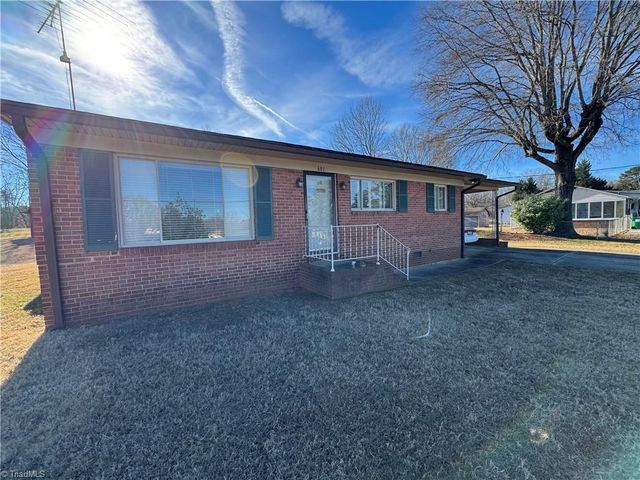 601 Meadowbrook Drive, King, NC 27021