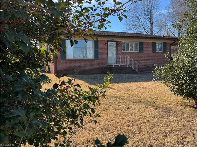 601 Meadowbrook Drive, King, NC 27021