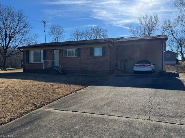 601 Meadowbrook Drive, King, NC 27021