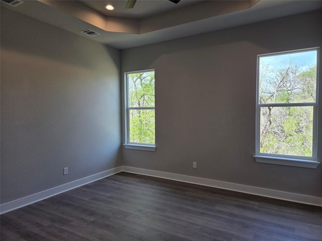 137 Waimanalo LN, Bastrop, TX 78602