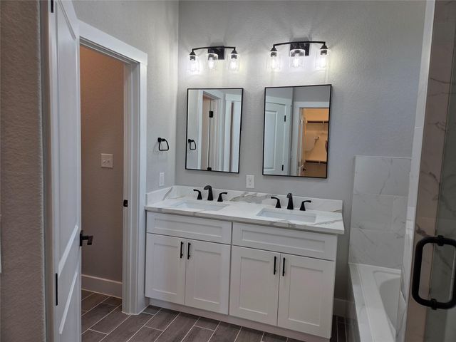 137 Waimanalo LN, Bastrop, TX 78602