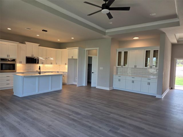 137 Waimanalo LN, Bastrop, TX 78602