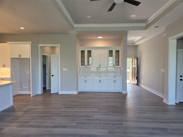 137 Waimanalo LN, Bastrop, TX 78602