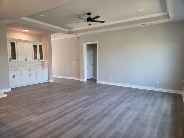 137 Waimanalo LN, Bastrop, TX 78602