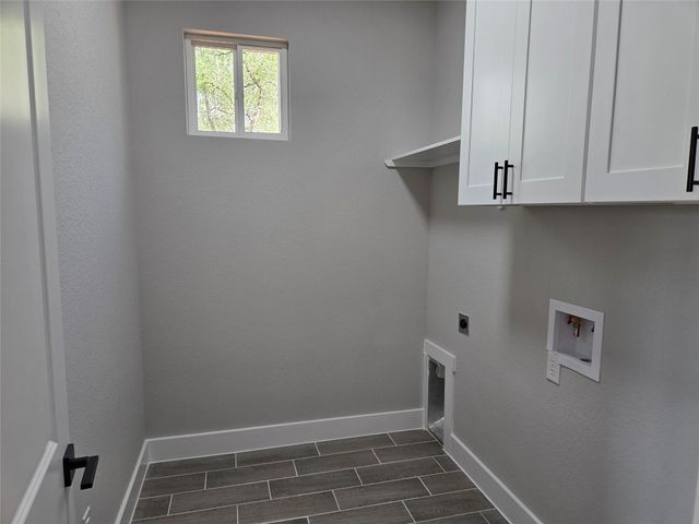 137 Waimanalo LN, Bastrop, TX 78602