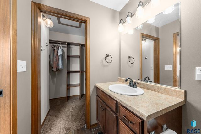 4032 S Homerun Ave Avenue, Sioux Falls, SD 57110