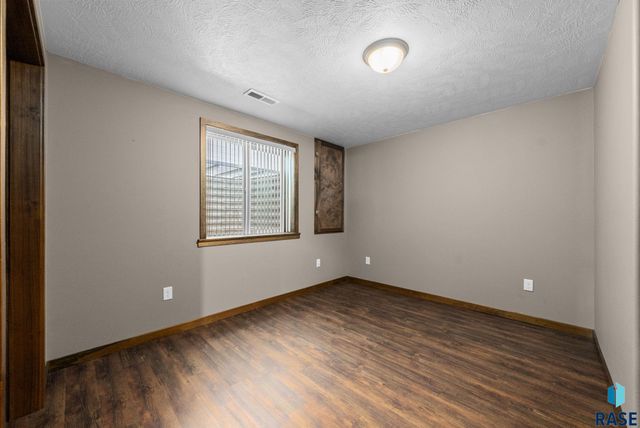 4032 S Homerun Ave Avenue, Sioux Falls, SD 57110