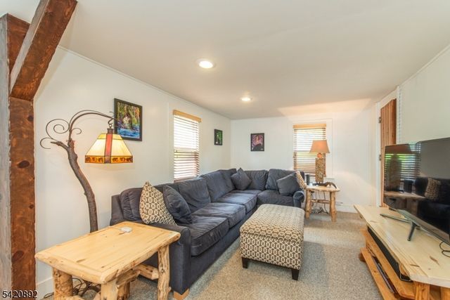 257 Mccosh Rd, Clifton City, NJ 07043