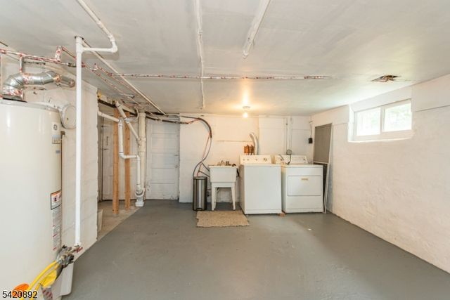 257 Mccosh Rd, Clifton City, NJ 07043