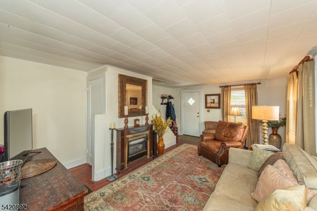 257 Mccosh Rd, Clifton City, NJ 07043
