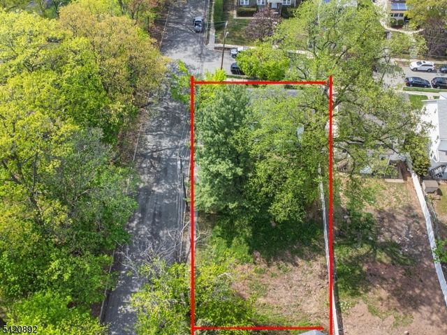 257 Mccosh Rd, Clifton City, NJ 07043