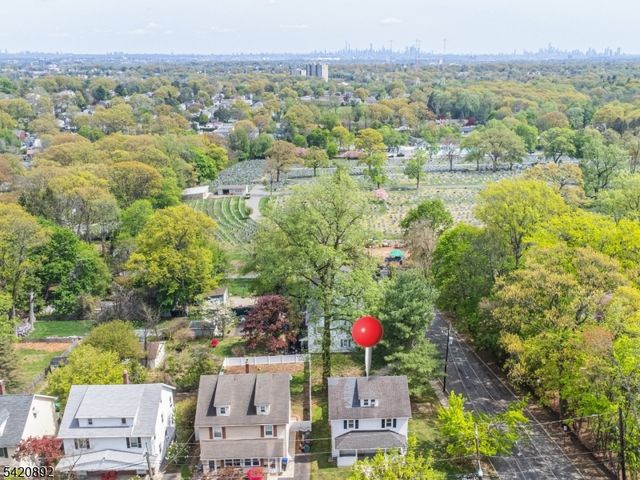 257 Mccosh Rd, Clifton City, NJ 07043