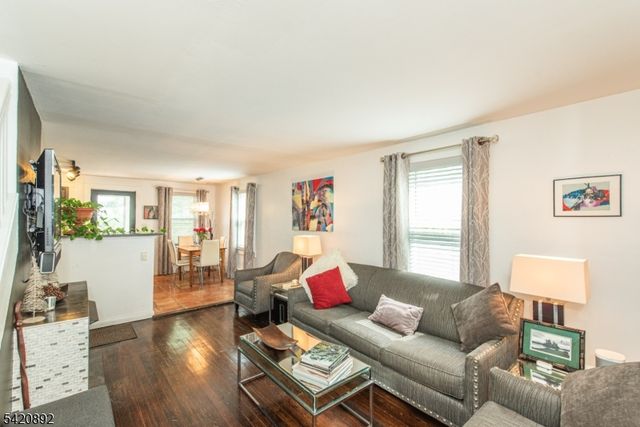 257 Mccosh Rd, Clifton City, NJ 07043