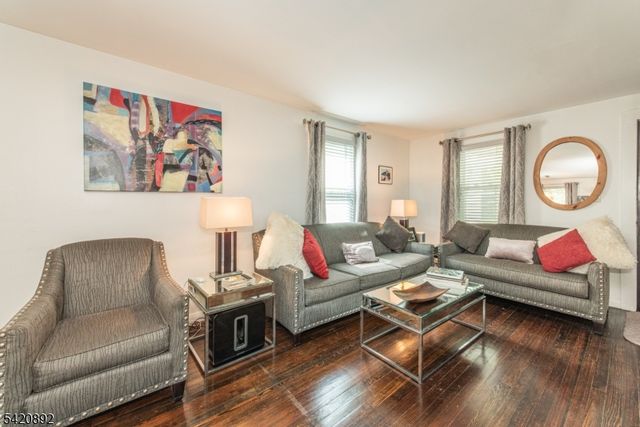 257 Mccosh Rd, Clifton City, NJ 07043
