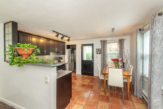 257 Mccosh Rd, Clifton City, NJ 07043