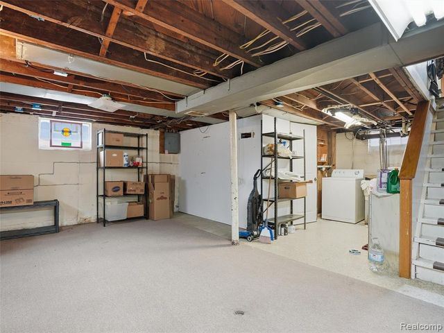 15139 University Street, Allen Park, MI 48101