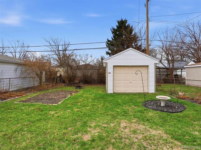 15139 University Street, Allen Park, MI 48101