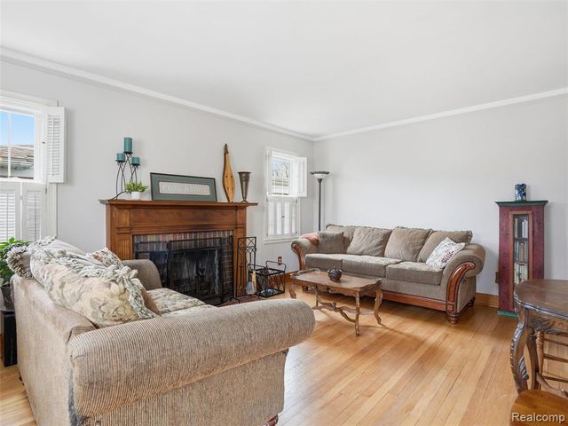 15139 University Street, Allen Park, MI 48101