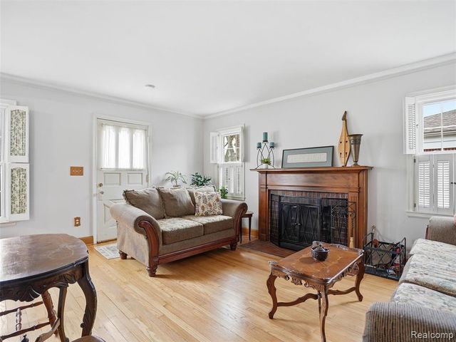 15139 University Street, Allen Park, MI 48101