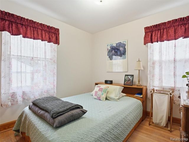 15139 University Street, Allen Park, MI 48101