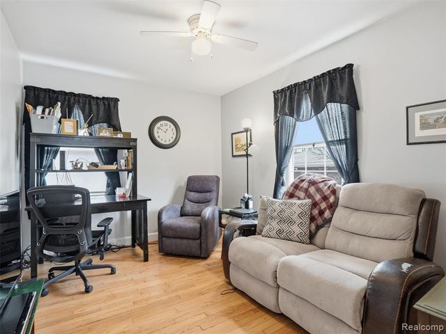 15139 University Street, Allen Park, MI 48101